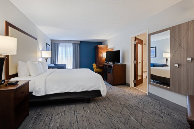 Images Holiday Inn Express & Suites Cincinnati Riverfront by IHG