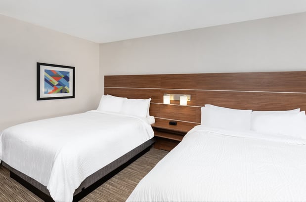 Images Holiday Inn Express & Suites Birmingham - Inverness 280 by IHG