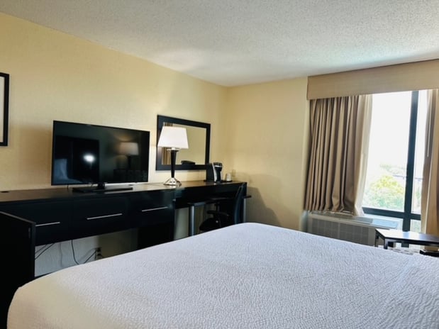 Images Holiday Inn Miami-International Airport by IHG
