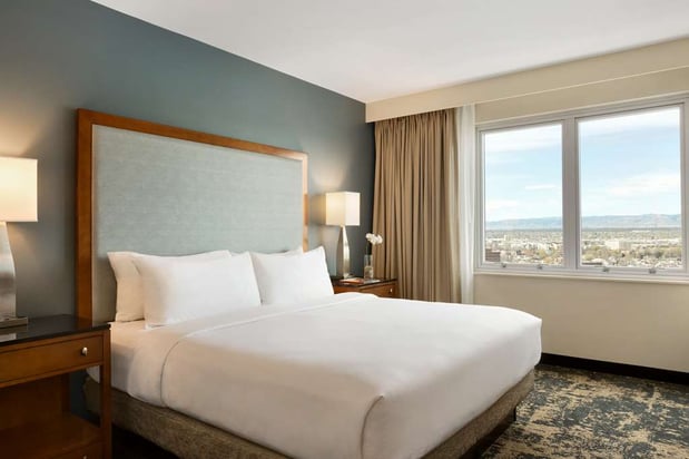 Images Embassy Suites by Hilton Denver Downtown Convention Center