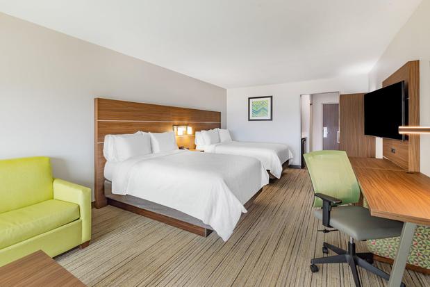 Images Holiday Inn Express & Suites Lincoln Downtown by IHG