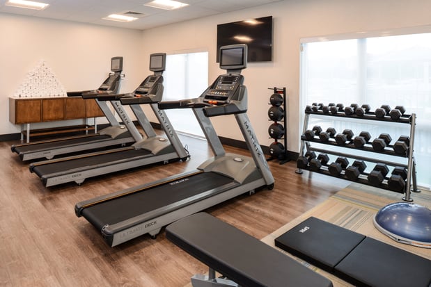 Images Holiday Inn Express & Suites St. Petersburg - Madeira Beach by IHG