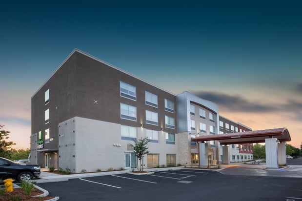 Images Holiday Inn Express & Suites Chico by IHG