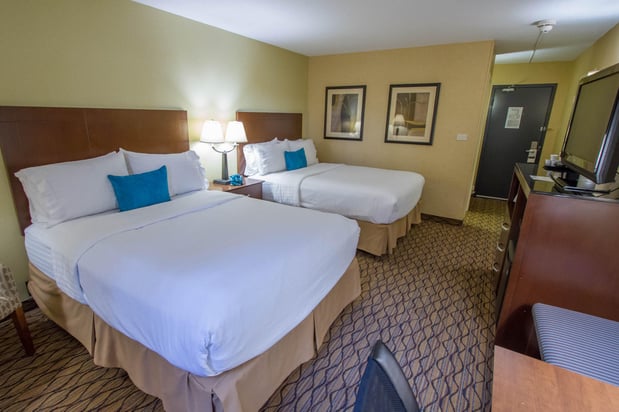 Images Holiday Inn Blmgtn Arpt South - Mall Area by IHG