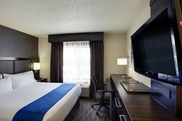 Images Holiday Inn Express & Suites Meadowlands Area by IHG
