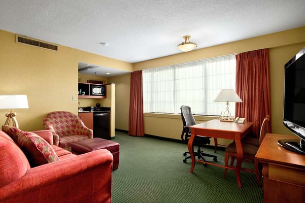 Images Embassy Suites by Hilton Greensboro Airport