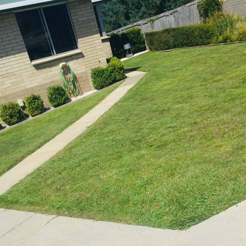 Images Gardesign Lawnmowing and Maintenance