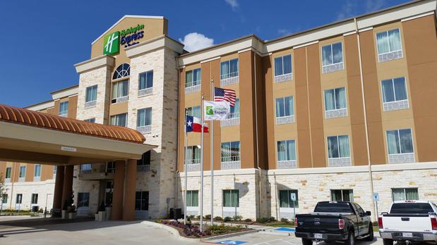 Images Holiday Inn Express & Suites Houston East - Baytown, an IHG Hotel
