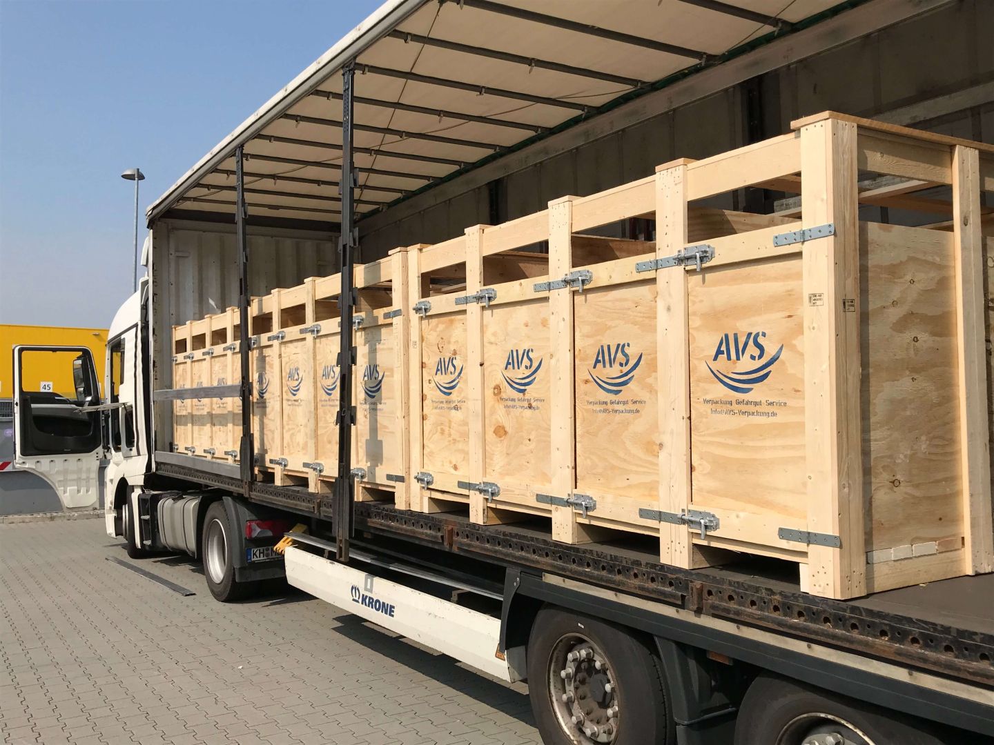 Bilder AVS Gefahrgut & Verpackungen GmbH