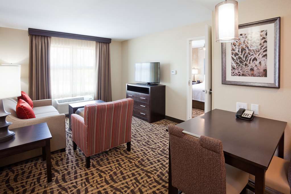 Guest room Homewood Suites by Hilton Davenport Davenport (563)344-4750