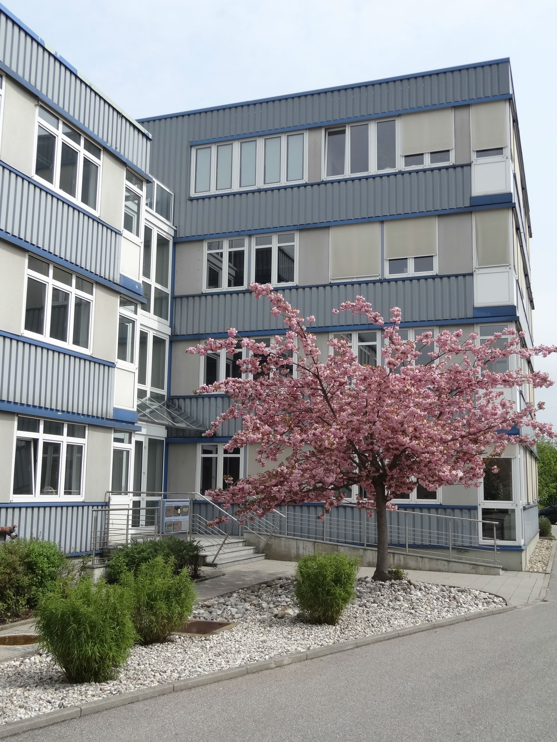 LEDAXO GmbH & Co. KG, Burgweintinger Str. 30 in Regensburg