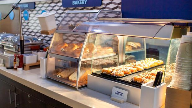 Images Holiday Inn Express Hickory-Hickory Mart by IHG