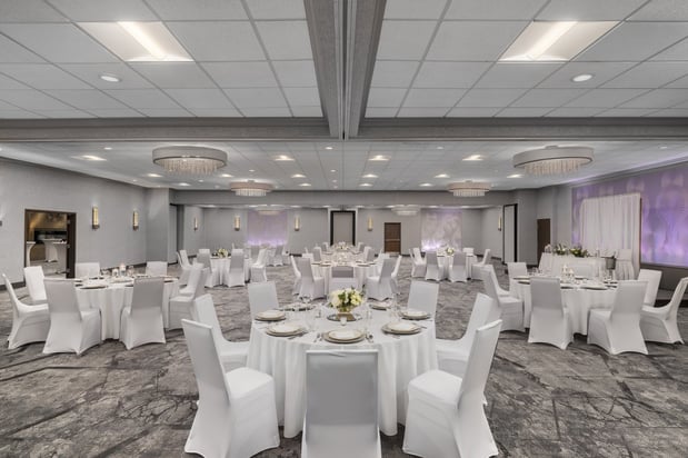 Images Holiday Inn Coralville - Iowa City by IHG