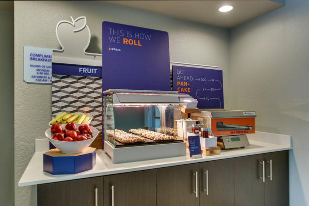 Images Holiday Inn Express West Palm Beach Metrocentre by IHG