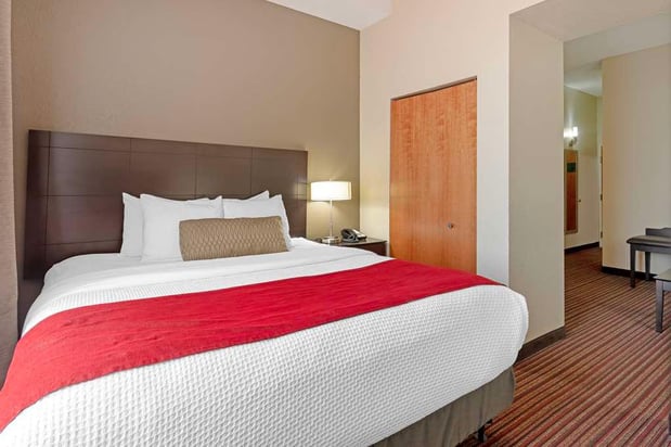 Images Best Western Plus Bradbury Inn & Suites