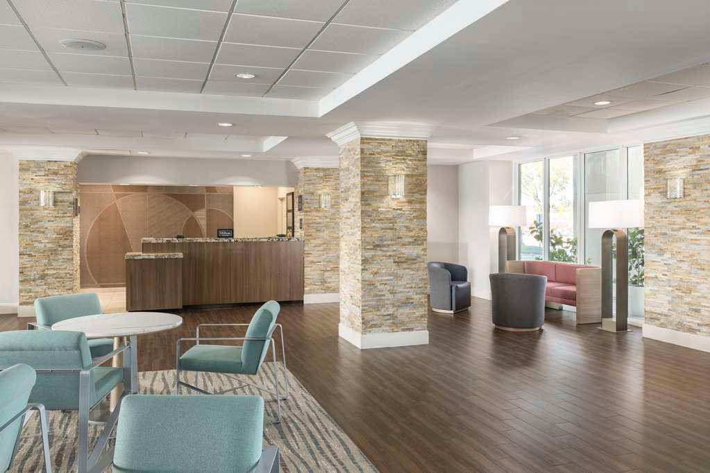 Reception Homewood Suites by Hilton Miami-Airport/Blue Lagoon Miami (305)261-3335