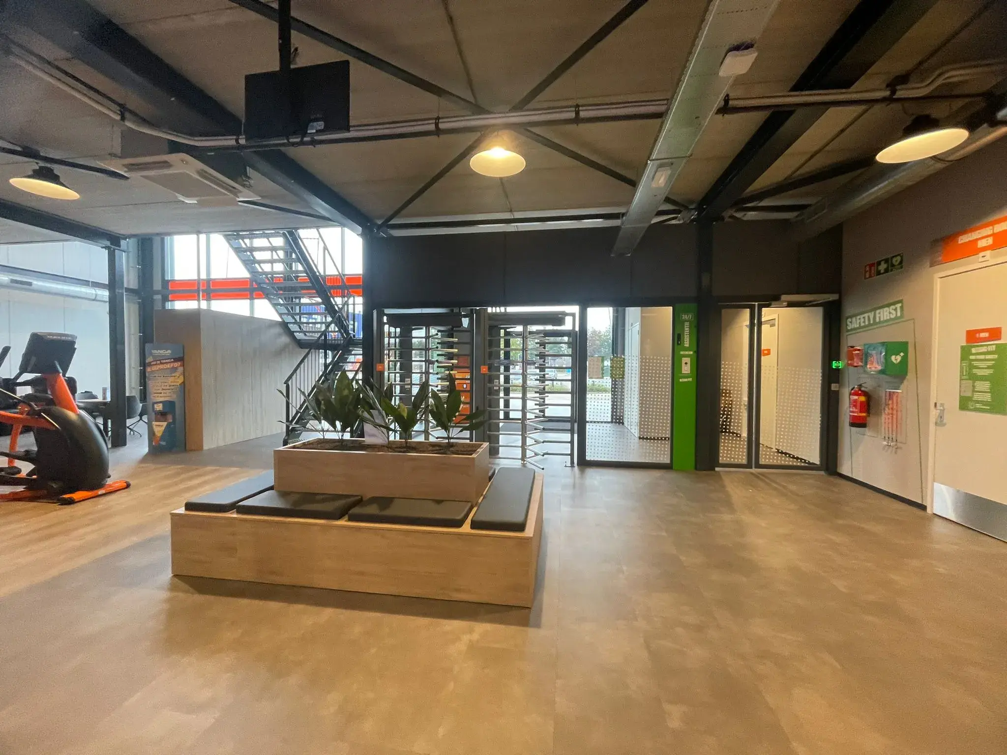 Foto's Basic-Fit 24/7