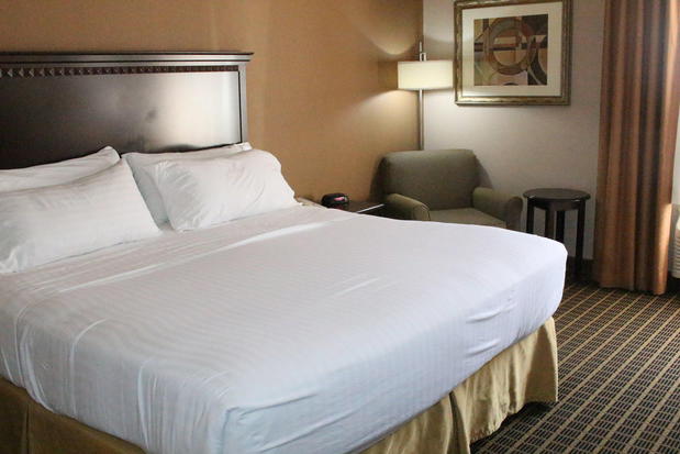 Images Holiday Inn Express & Suites Kansas City-Liberty (Hwy 152) by IHG
