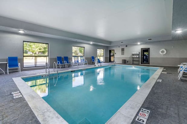 Images Hampton Inn & Suites Louisville East
