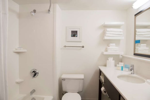 Images Hampton Inn Milwaukee Northwest