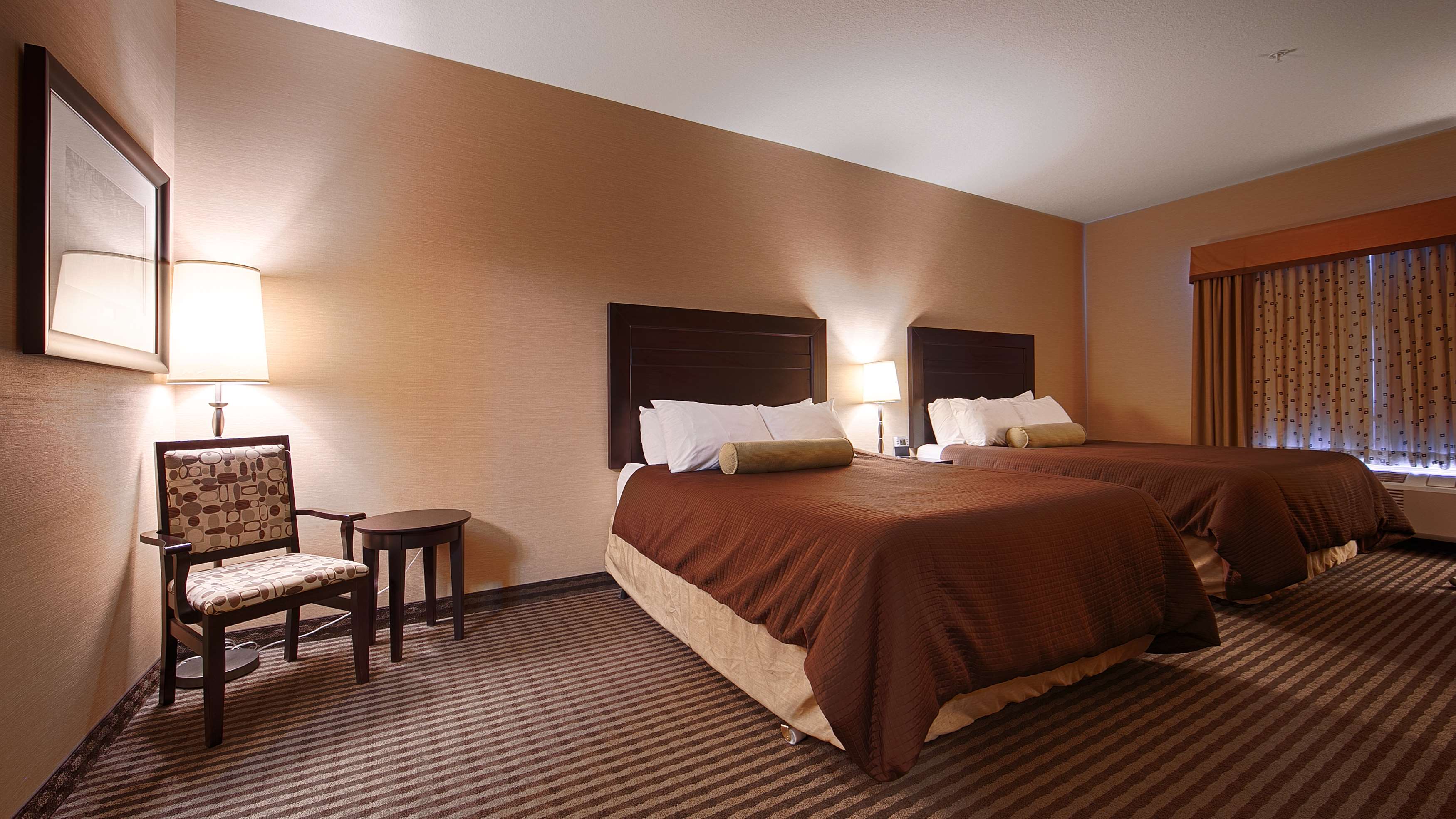 Two Queen Bed Guest Room Best Western Sunrise Inn & Suites Stony Plain (780)968-1716