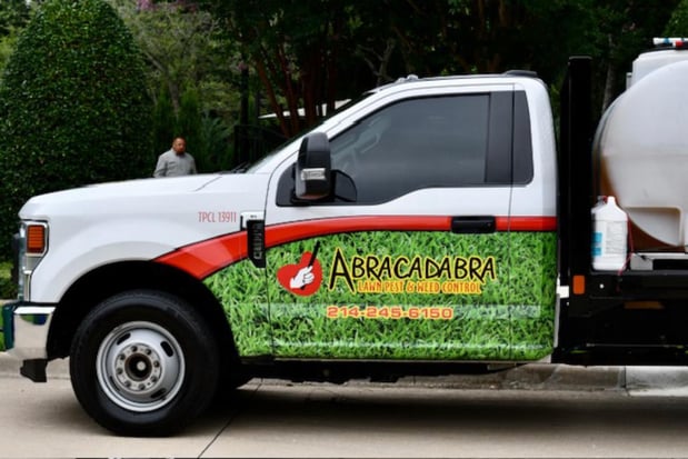 Images Abracadabra Lawn Pest & Weed Control