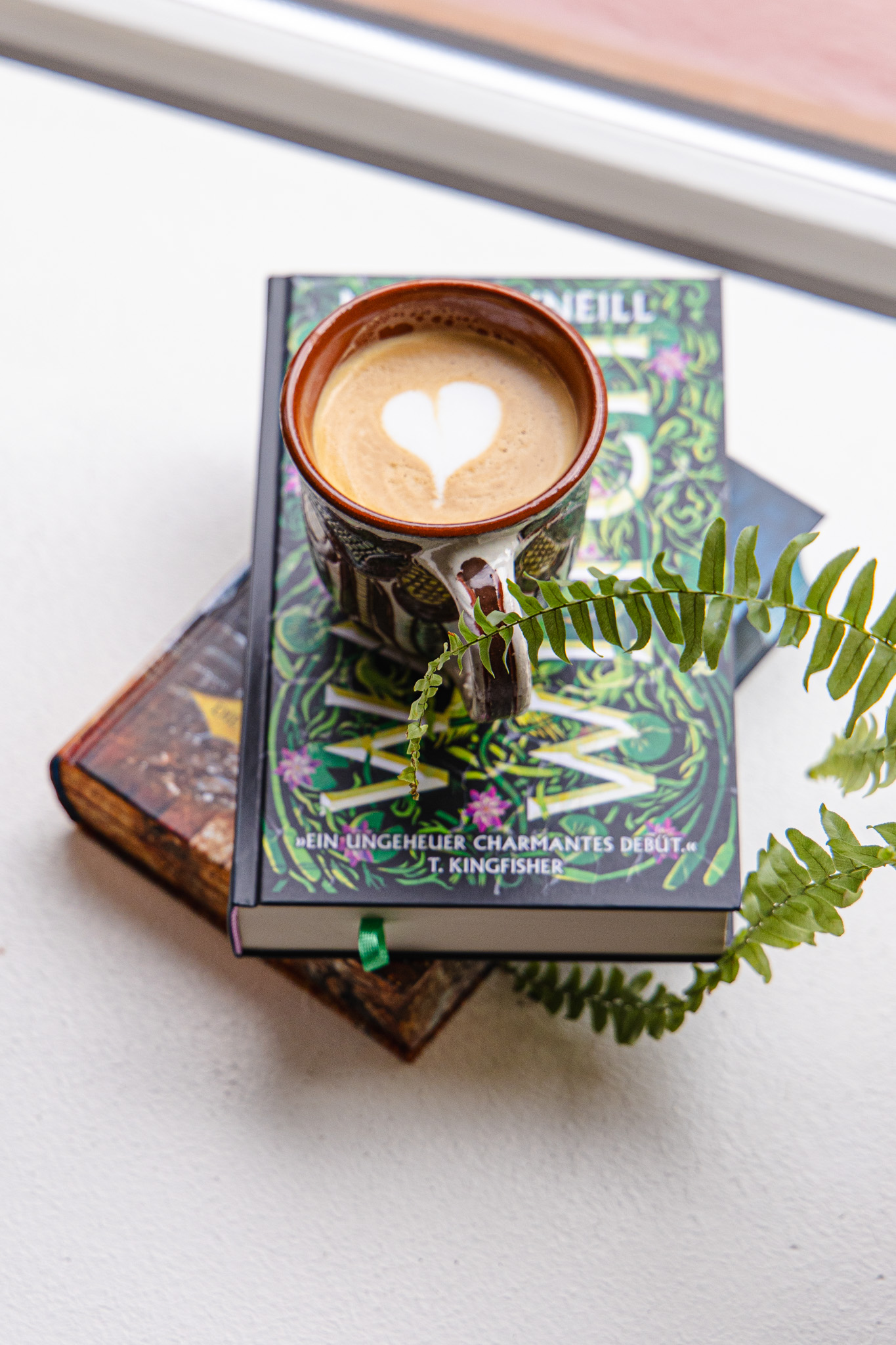 Bilder Cozy Place | books & coffee
