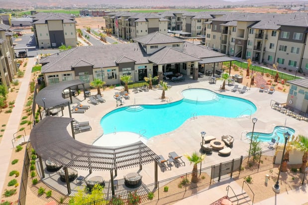Images Brookfield Apartments