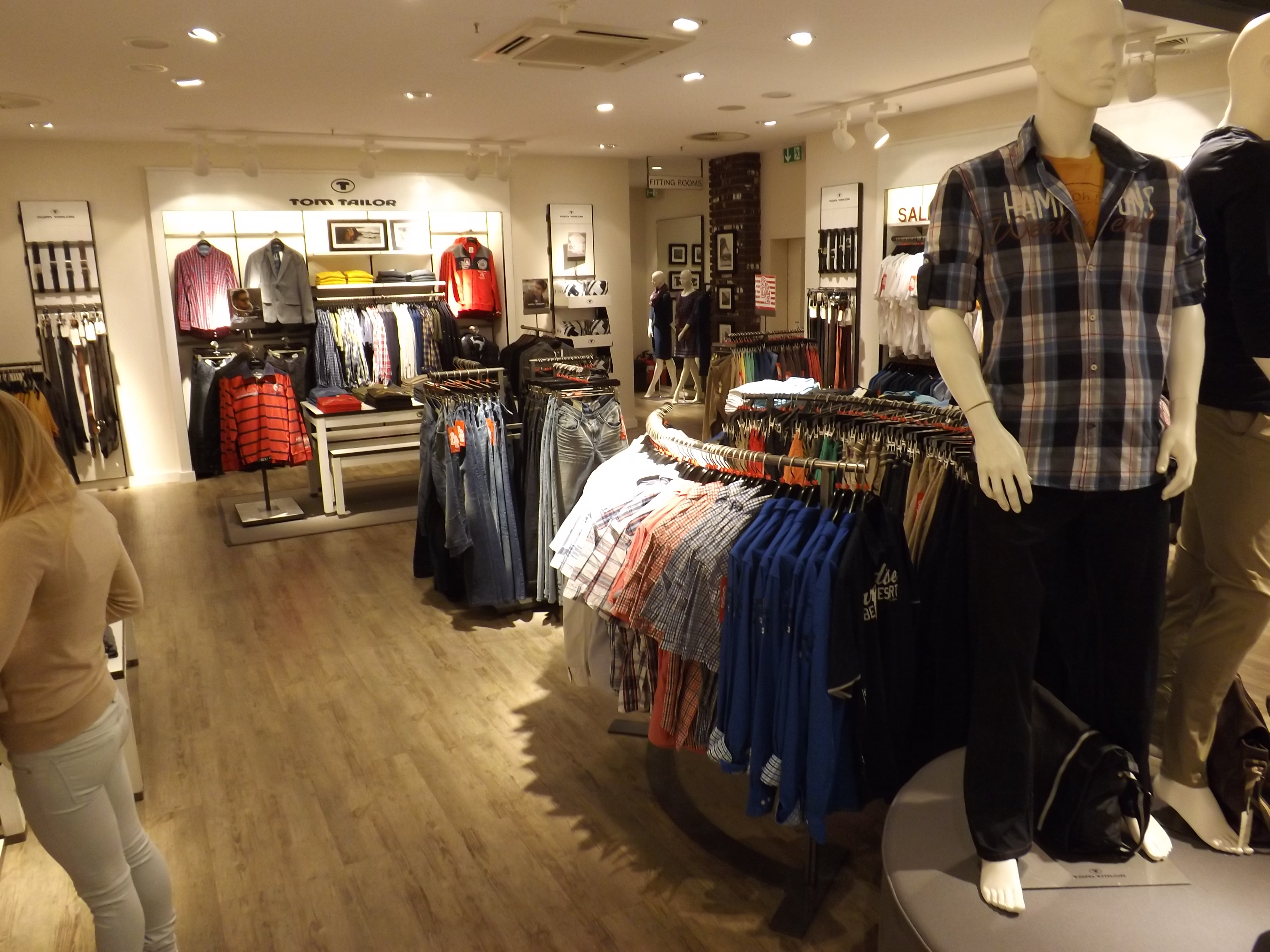 TOM TAILOR Store, Heegbarg 31 in Hamburg