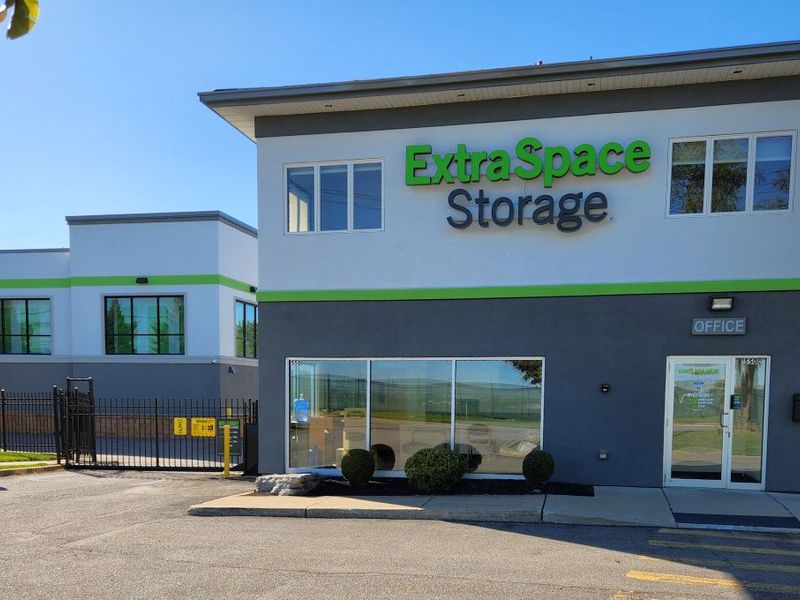 Images Extra Space Storage