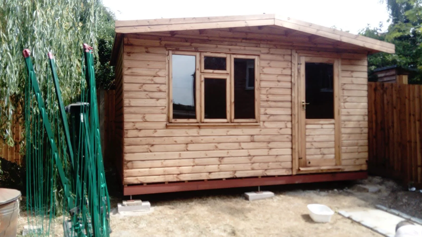 Images Herts Garden Buildings