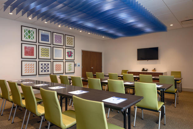 Images Holiday Inn Express & Suites Tulsa Downtown by IHG
