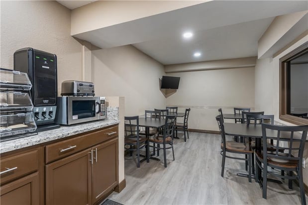 Images SureStay by Best Western Summersville