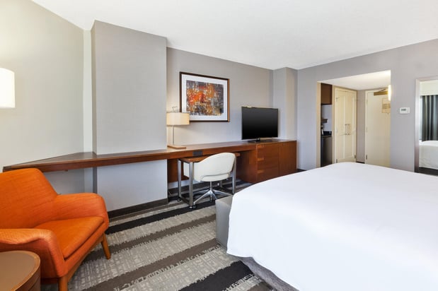 Images Crowne Plaza Dulles Airport by IHG