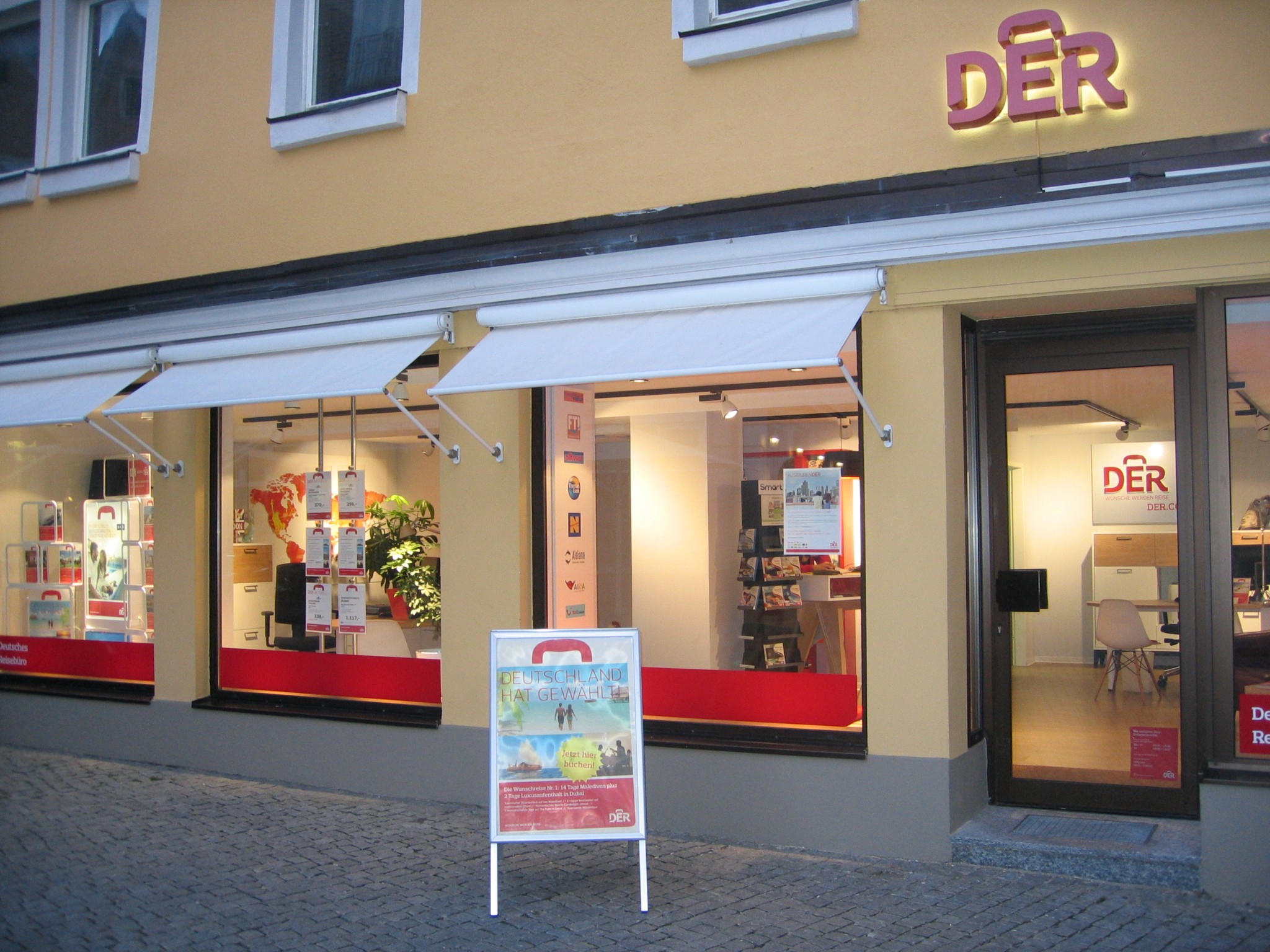 Bild 1 DERTOUR Reisebüro in Ansbach