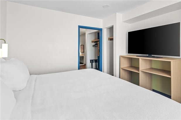 Images Spark by Hilton Sumter