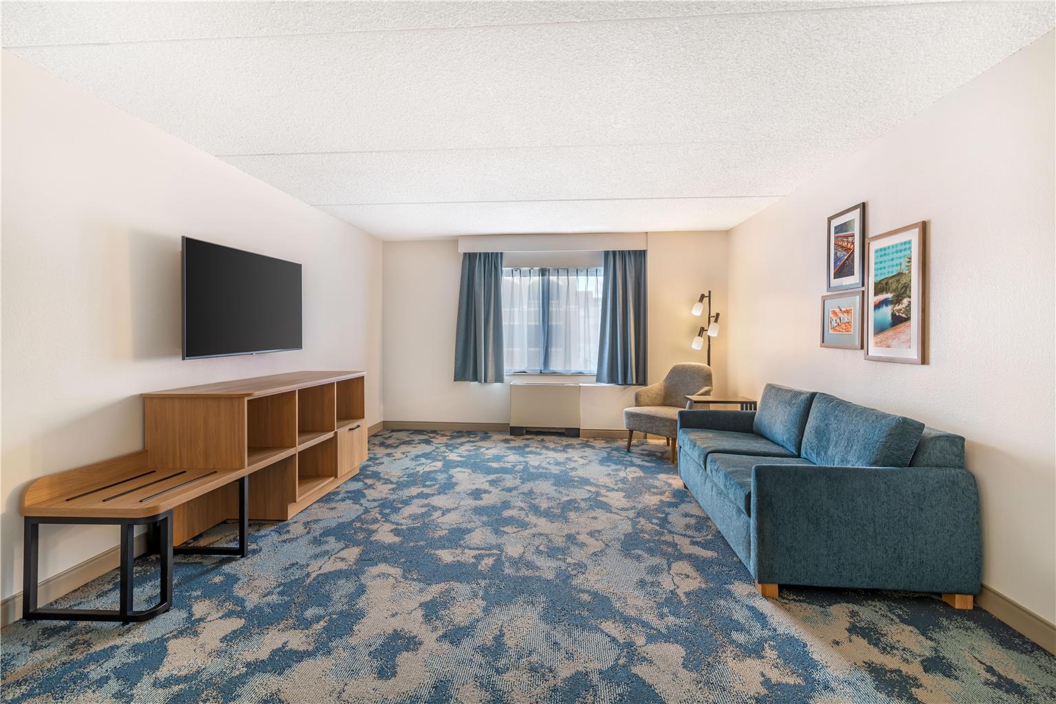 Guest room