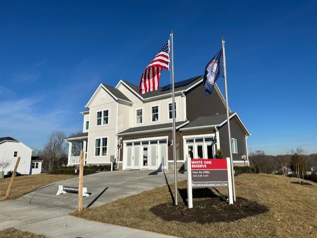 Images White Oak Reserve by Richmond American Homes