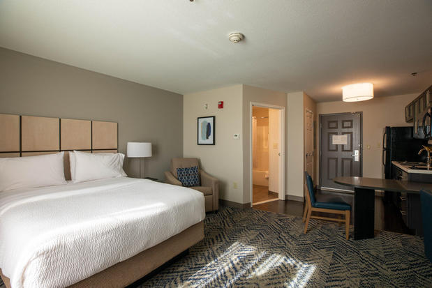 Images Candlewood Suites St. Joseph by IHG