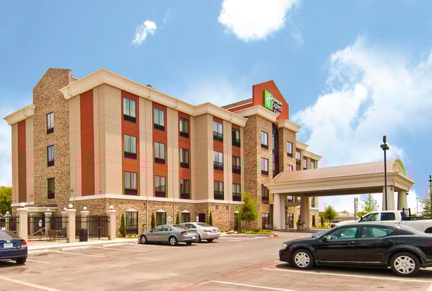Images Holiday Inn Express & Suites San Antonio - Frost Bank Ctr by IHG