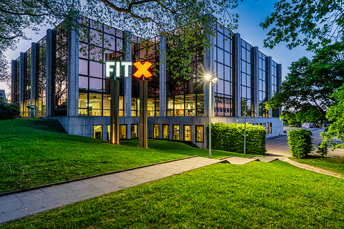 Bild 1 FitX Fitnessstudio in Essen