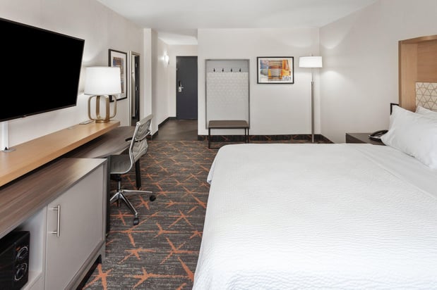 Images Holiday Inn Chicago Oakbrook by IHG