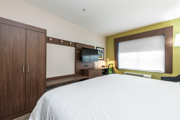 Images Holiday Inn Express & Suites Lagrange by IHG