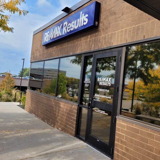 Images The Moeller Group - Niki Moeller- Twin Cities Real Estate