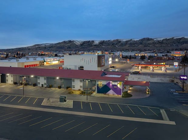 Images Spark by Hilton Rock Springs