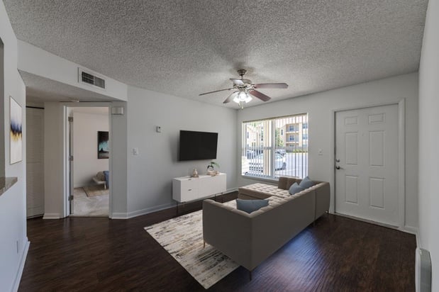 Images Savannah Place Apartments & Townhomes