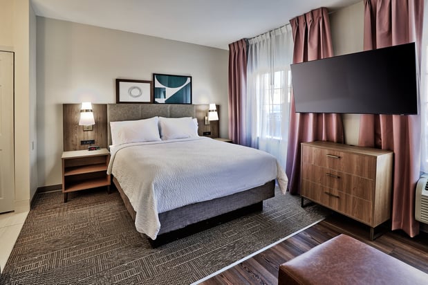 Images Staybridge Suites Albuquerque - Airport by IHG