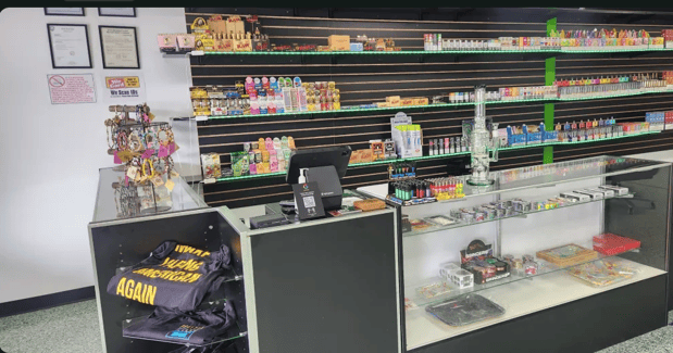 Images Toker Society Vape & Glass