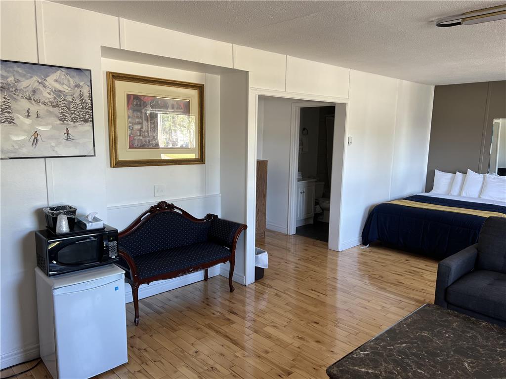 Images Harbourview Inn, SureStay Collection by Best Western