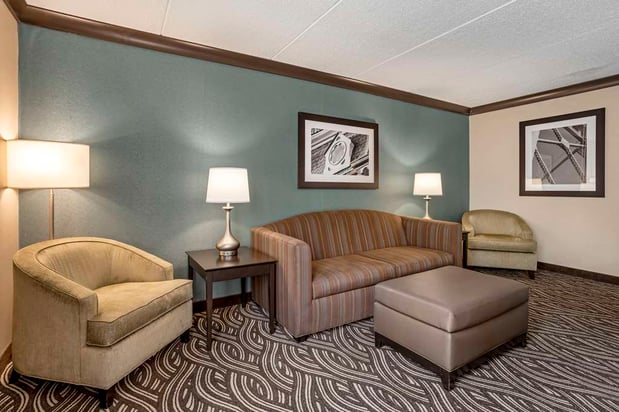 Images Best Western Plus Kingston Hotel and Conference Center